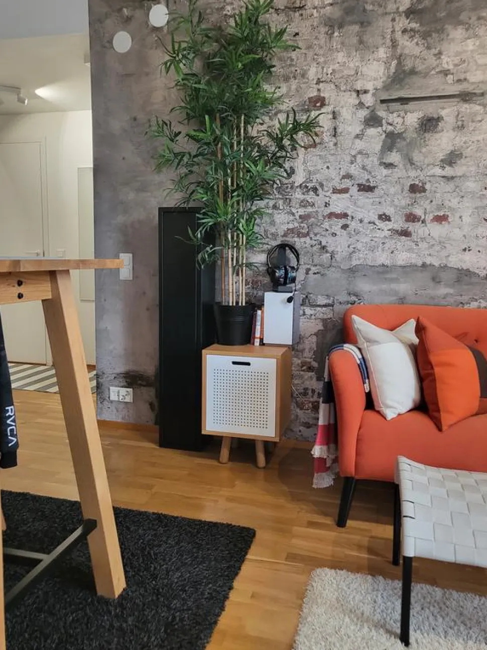 Asekaappi Erä Outdoors, 4 aseelle, teräs, musta