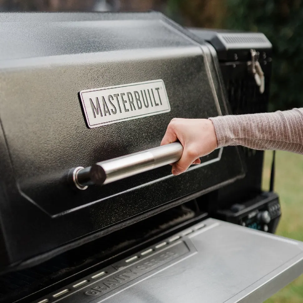 BBQ-hiiligrilli/savustin Masterbuilt Gravity Series XT, digitaalinen, wifi-ohjattava