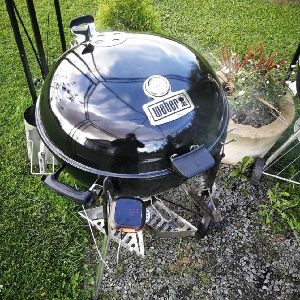 Brikettigrilli Weber Master Touch Premium E-5770 2019