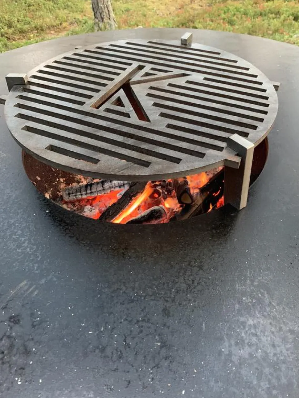 Grilli Kardinaali Loimu Ø121x94 cm sis. grilliritilän