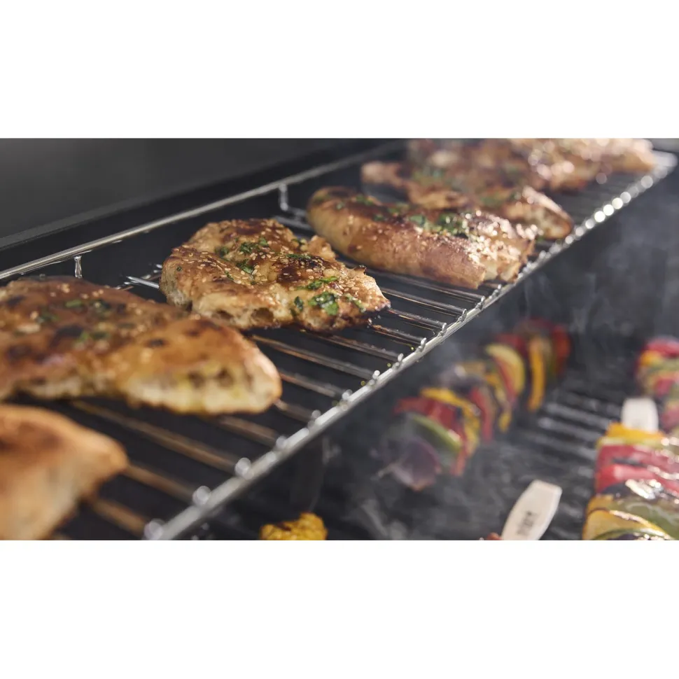 Kaasugrilli Weber Genesis E-425W, 4 poltinta, musta