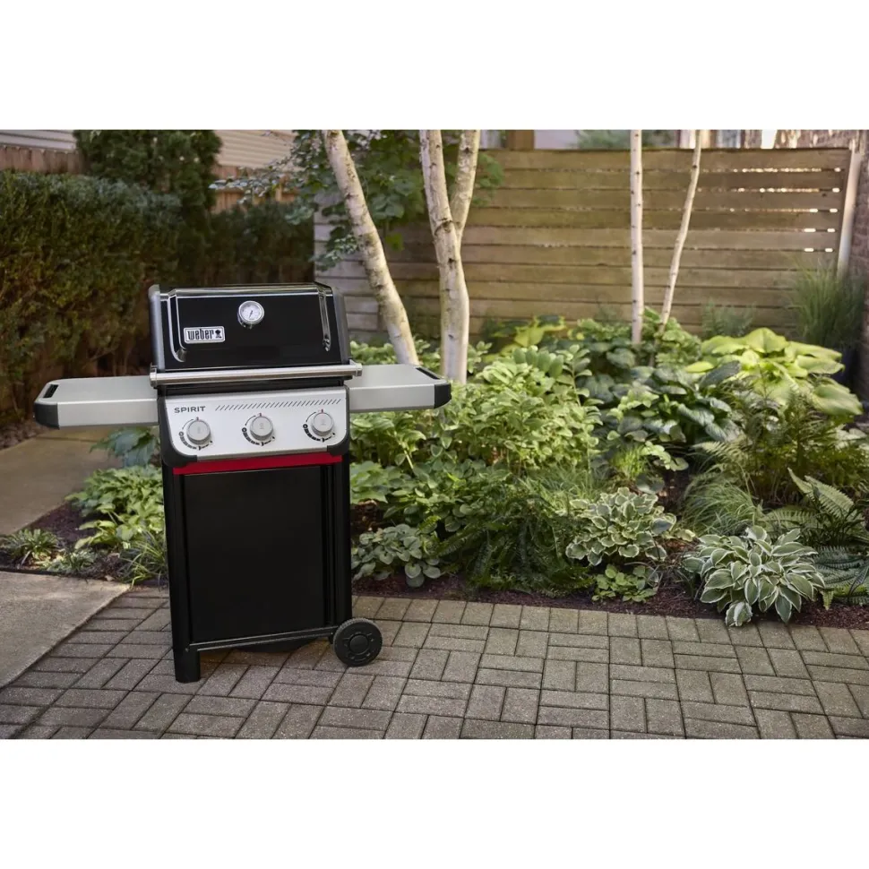 Kaasugrilli Weber Spirit E-310, 3 poltinta, musta