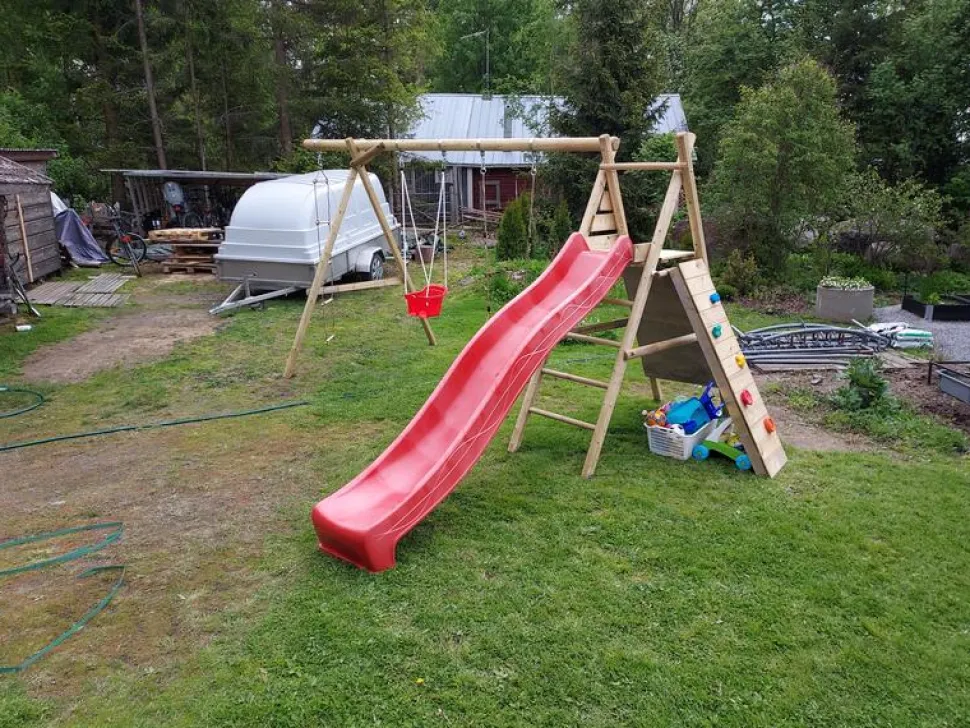 Leikkiteline Palmako Brenda sis. 2 keinua + kiipeilyteline + kiipeilyseinä + köysitikkaat
