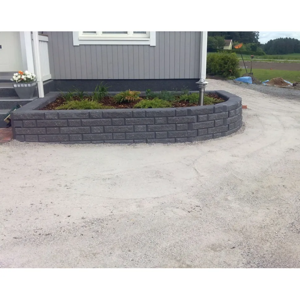 Muurikivi Beto-vallimuuri peruspari 560x200x100 mm musta