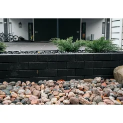 Muurikivi 300x150x120 mm sileä musta