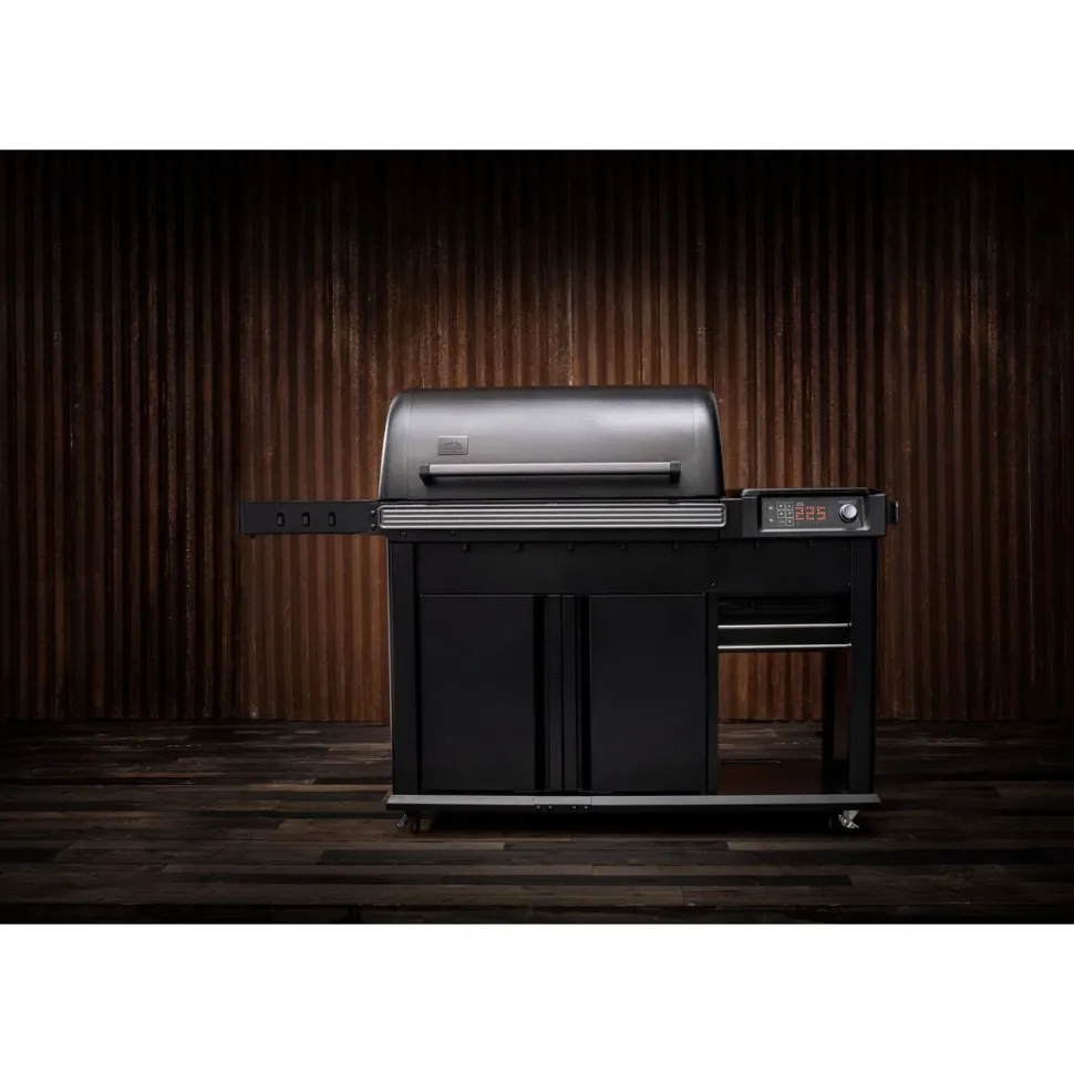 Pellettigrilli Traeger Woodridge Elite, musta