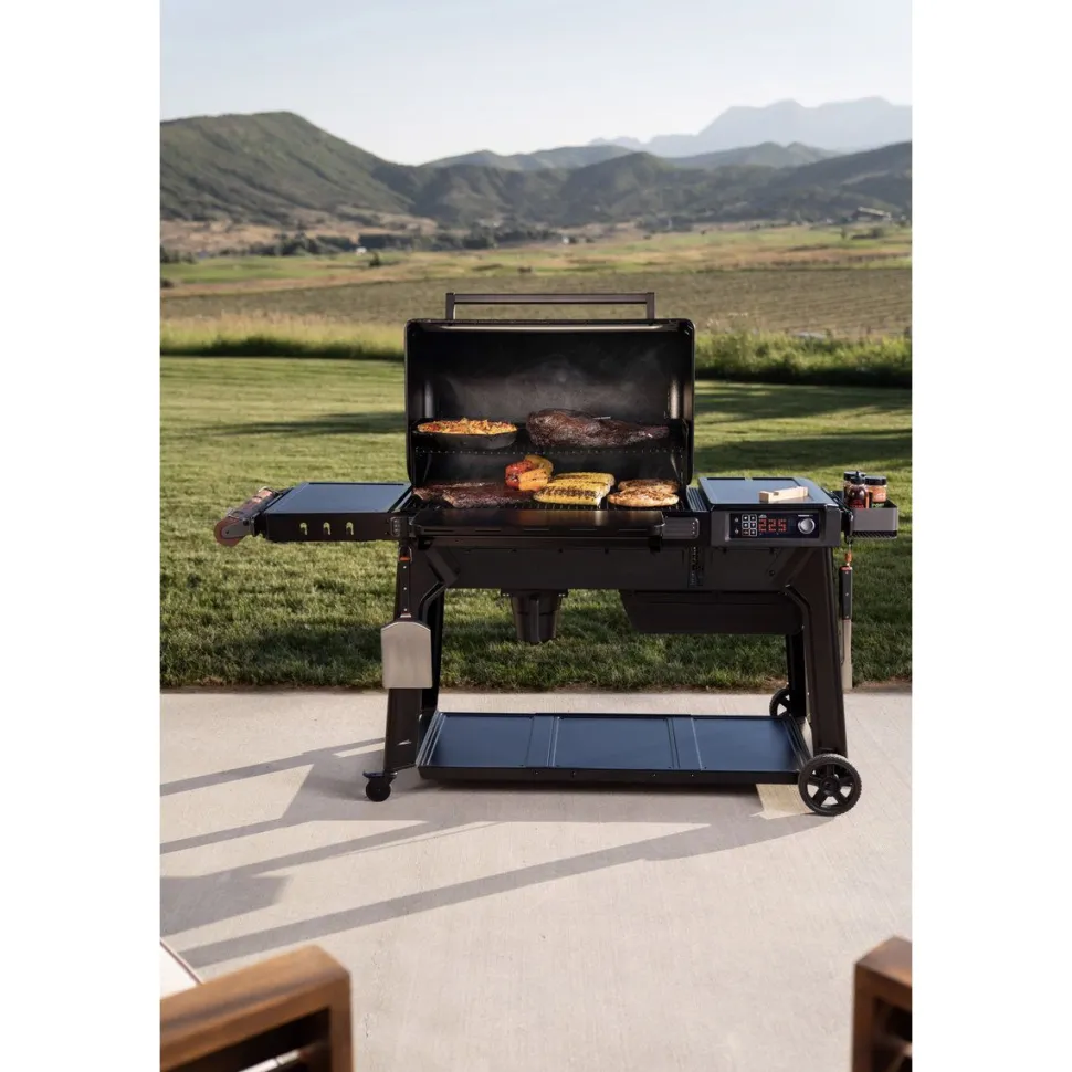 Pellettigrilli Traeger Woodridge Pro, musta