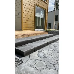 Pihakivi Rudus Luotokivi 336x246x80 mm profiloitu mustaharmaa