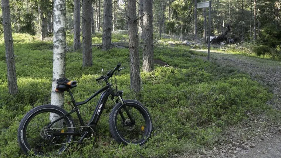 Sähkömaastopyörä Swoop Fatbike Attacker, 26x4", 7 vaihdetta, musta