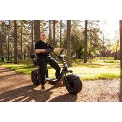 Sähköskootteri Kontio Kruiser Long Range Black, kaksipaikkainen, eri vaihtoehtoja