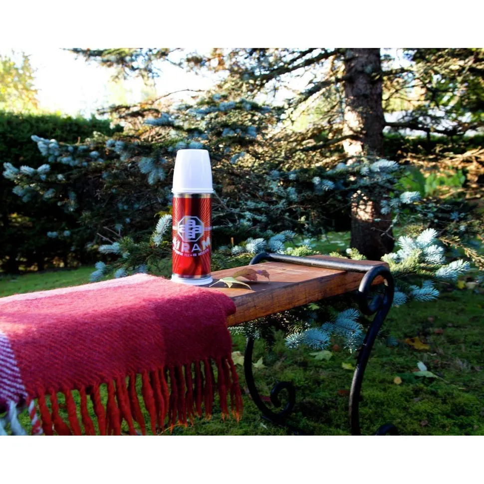 Termospullo Airam, eri kokoja