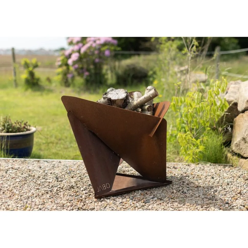 Tulisija Jabo Triangel 64x64x54cm Corten-teräs, sis. alustan