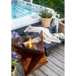 Tulisija Jabo Triangel 64x64x54cm Corten-teräs, sis. alustan